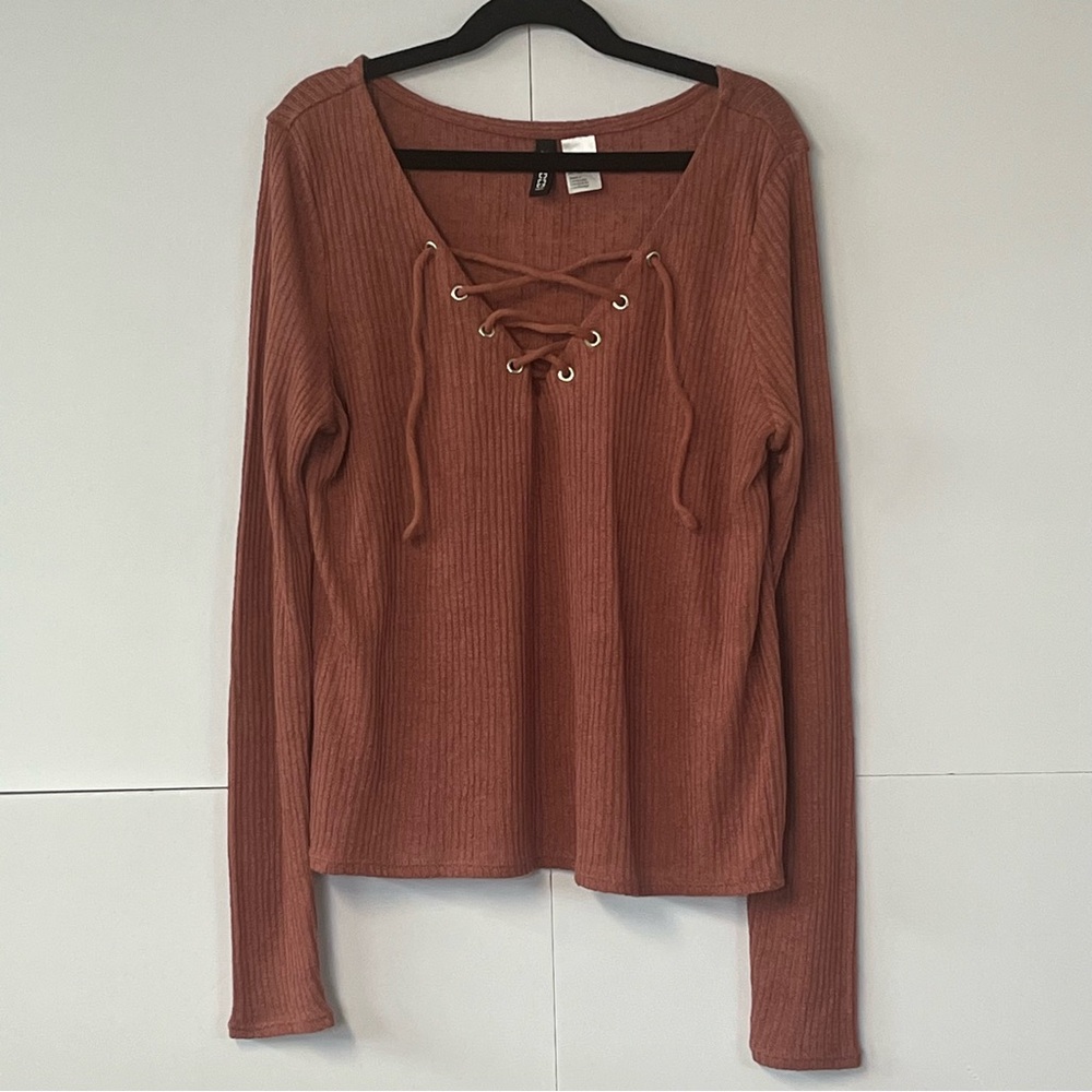 H&M divided light pink lightweight sweater. Size Small